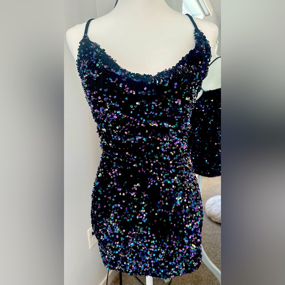 Vici XS sequin black dress